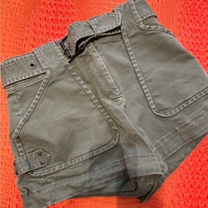 Derek lamented cargo shorts